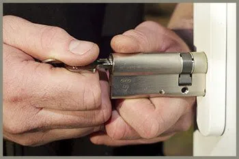 Logan Square IL Locksmith Store Logan Square, IL 773-345-4743